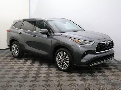 2022 Toyota Highlander Platinum