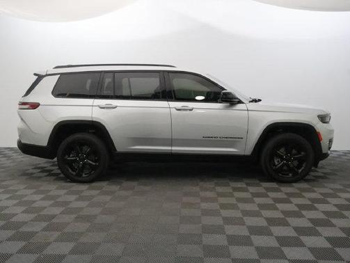 Silver Zynith 2023 Jeep Grand Cherokee L Laredo