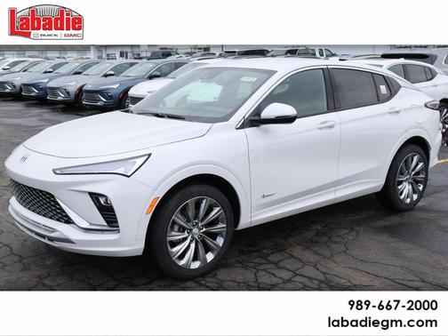 White Frost Tri-Coat 2026 Buick Envista Avenir
