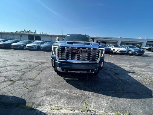 2025 GMC Sierra 2500 Denali