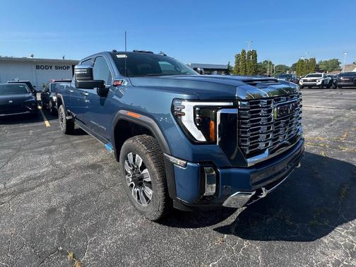 2025 GMC Sierra 2500 Denali