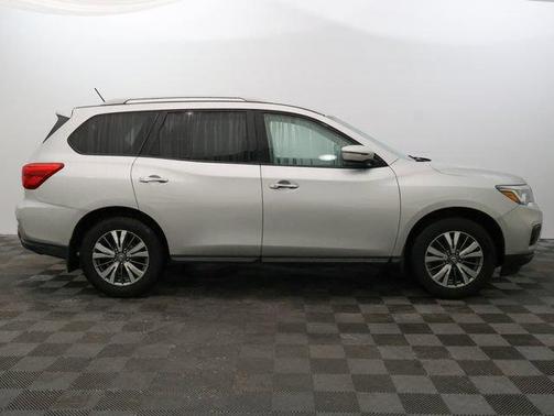 2018 Nissan Pathfinder SV