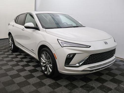 White Frost Tri-Coat 2024 Buick Envista Avenir