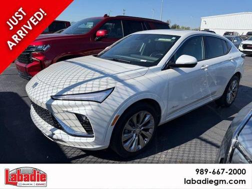White Frost Tri-Coat 2024 Buick Envista Avenir