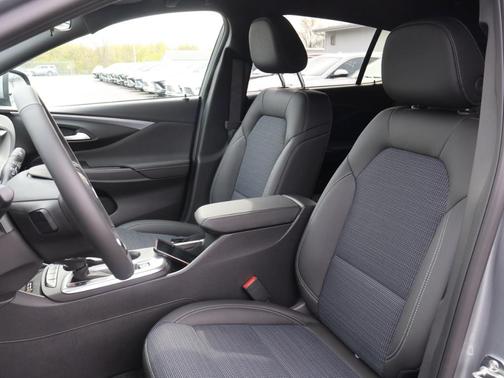 Moonstone Gray Metallic 2026 Buick Envista Preferred