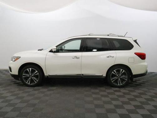 White 2018 Nissan Pathfinder S