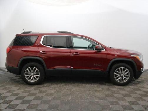 2017 GMC Acadia SLE-2