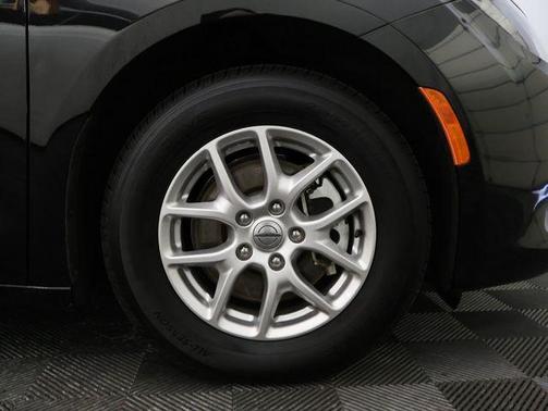 Diamond Black 2024 Chrysler Voyager LX