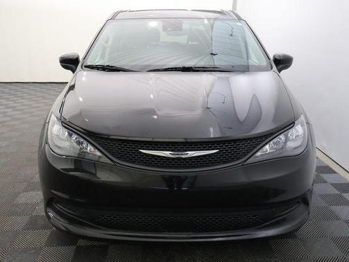 Diamond Black 2024 Chrysler Voyager LX