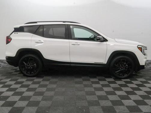 Summit White 2023 GMC Terrain SLE