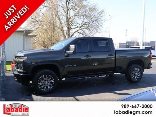 Greenstone 2022 Chevrolet Silverado 2500 Custom