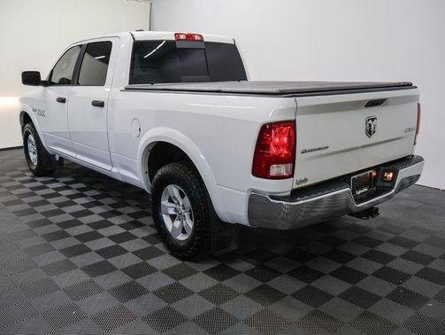 2016 RAM 1500 SLT