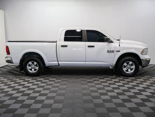 2016 RAM 1500 SLT