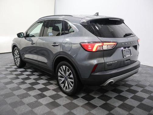 2022 Ford Escape Titanium Hybrid