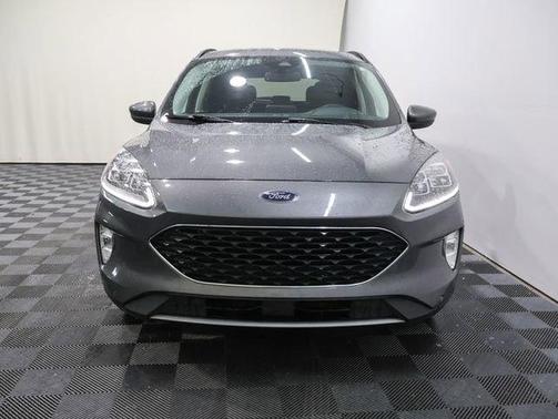 2022 Ford Escape Titanium Hybrid