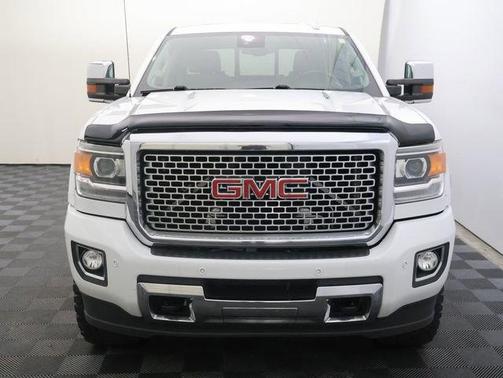White 2016 GMC Sierra 2500 Denali