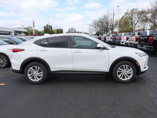 Summit White 2026 Buick Envista Preferred