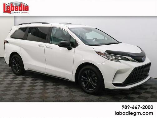 2024 Toyota Sienna 