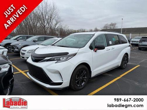 2024 Toyota Sienna 