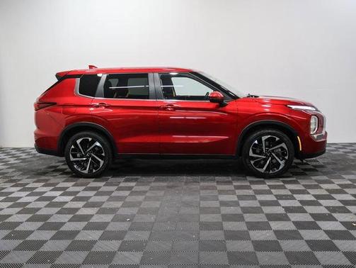 2022 Mitsubishi Outlander ES