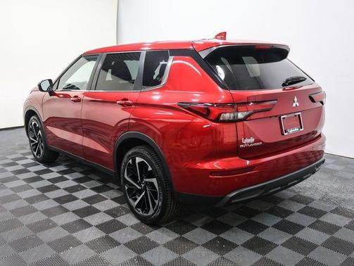 2022 Mitsubishi Outlander ES