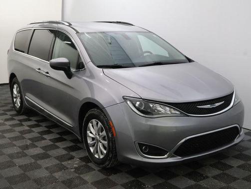 2018 Chrysler Pacifica Touring-L