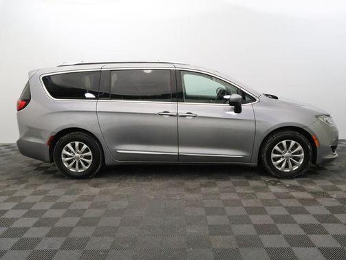 2018 Chrysler Pacifica Touring-L