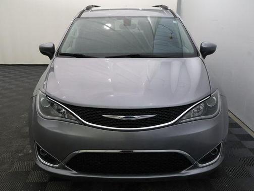 2018 Chrysler Pacifica Touring-L