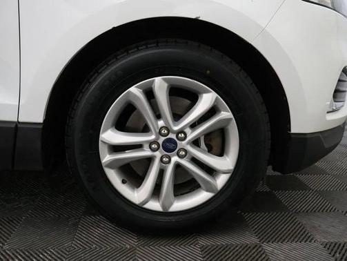 White 2019 Ford Edge SEL
