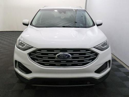 White 2019 Ford Edge SEL