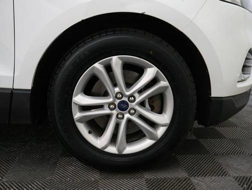White 2019 Ford Edge SEL