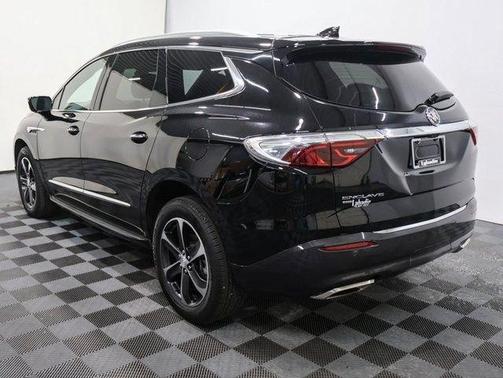 2022 Buick Enclave Essence