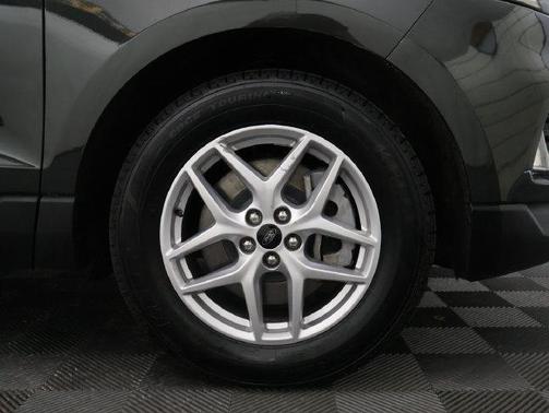 Green Metallic 2023 Ford Edge SEL