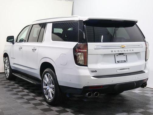 2023 Chevrolet Suburban High Country