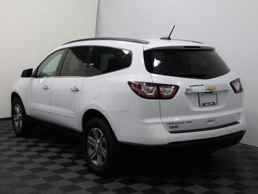 2017 Chevrolet Traverse 2LT