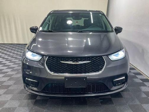 2023 Chrysler Pacifica Touring-L