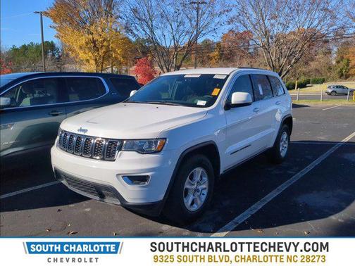 Photo 1 of 3 of 2017 Jeep Grand Cherokee Laredo