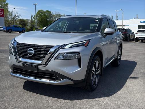 Silver 2021 Nissan Rogue Platinum