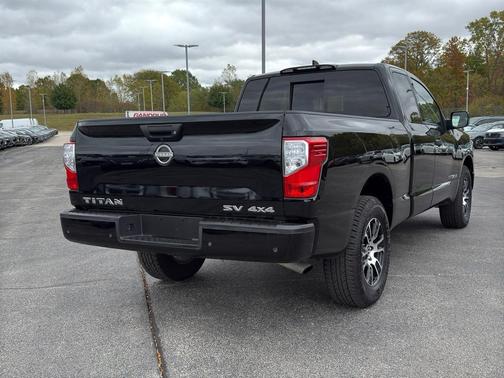 2024 Nissan Titan SV