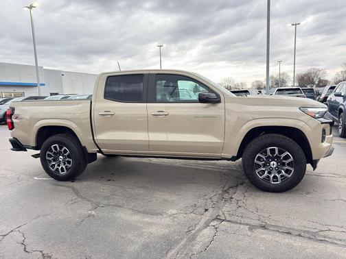 Sand Dune Metallic 2023 Chevrolet Colorado Z71