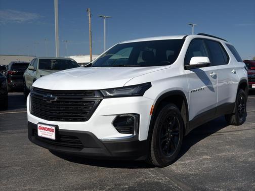 2022 Chevrolet Traverse LT Cloth