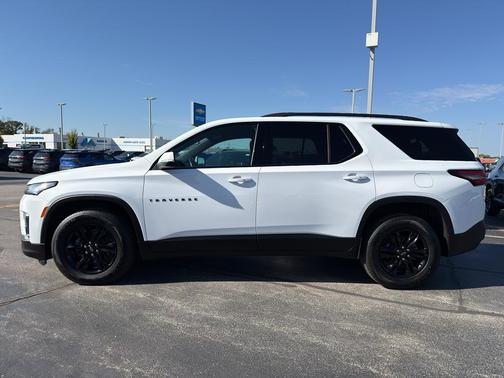 2022 Chevrolet Traverse LT Cloth