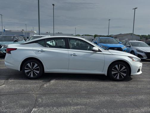 2022 Nissan Altima 2.5 SV