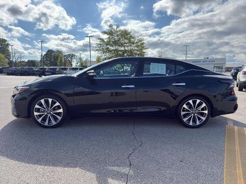 2022 Nissan Maxima Platinum