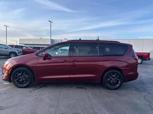 2020 Chrysler Pacifica Touring-L Plus