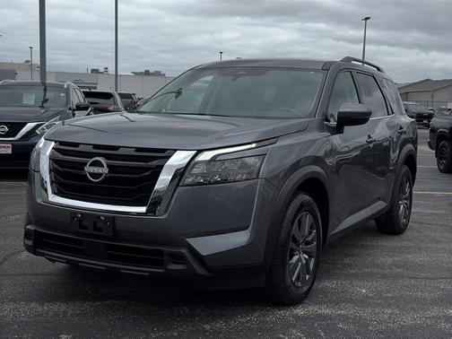 2024 Nissan Pathfinder SV