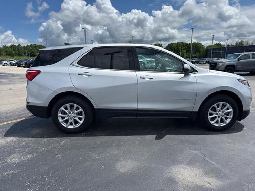 Silver Ice Metallic 2018 Chevrolet Equinox 1LT