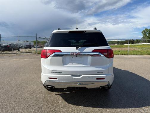 White Frost Tri-Coat 2018 GMC Acadia Denali