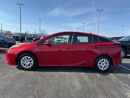 2021 Toyota Prius LE