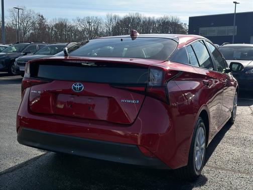 2021 Toyota Prius LE